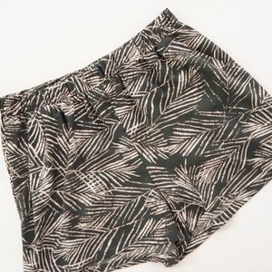 Modern Palm Printed Shorts NWOT